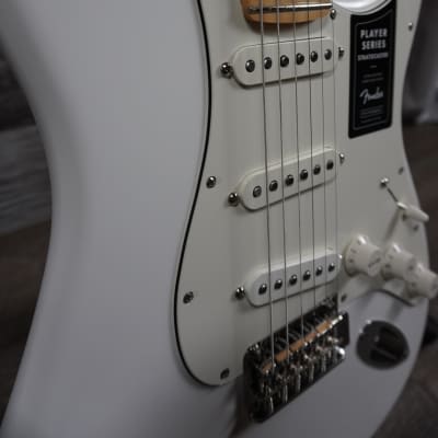 Fender Player Stratocaster Polar White image 4