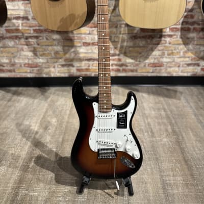 Fender Player Stratocaster - 3 Color Sunburst image 3