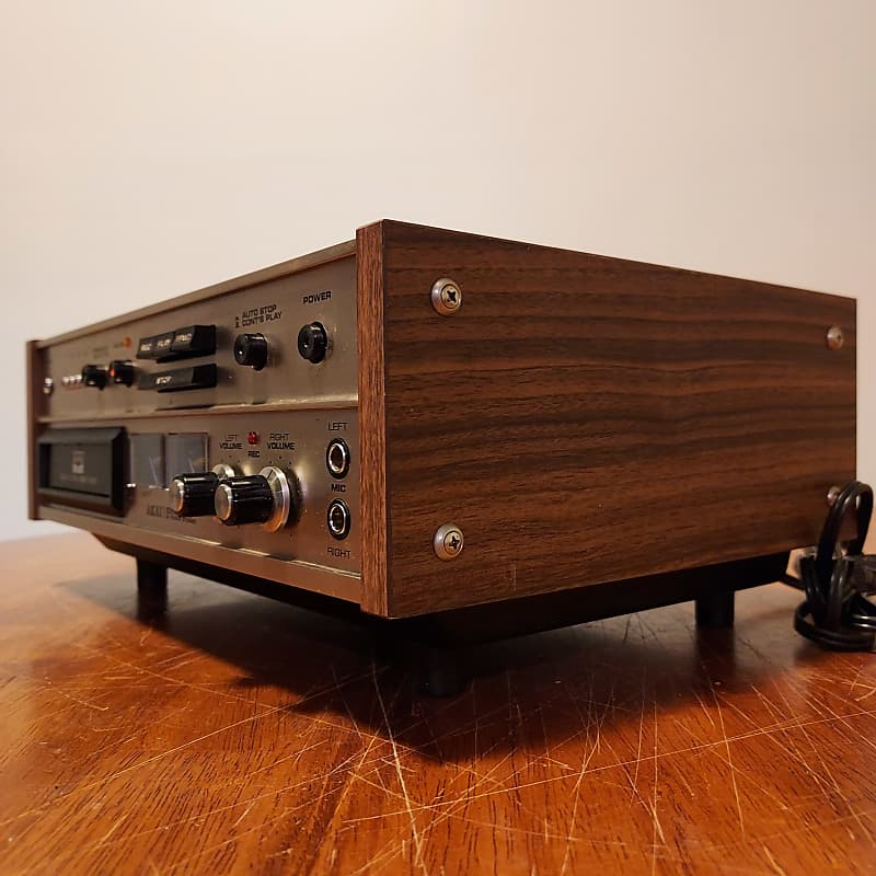 Akai GXR-82D 8-Track Stereo Tape Player in Great Condition Akai GXR-82D 8-Track Stereo Tape Player in Great Condition