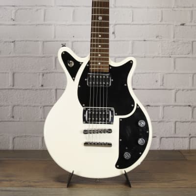 First Act VW Garagemaster Electric Guitar White #3VWSG71K77M010591 for sale