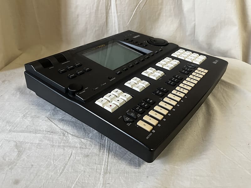 Yamaha QY700 Music Sequencer High-End Sequencer Workstation w