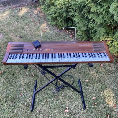 Roland HP-70 / HP70 Piano Plus 70 Electric Piano 75 Keys