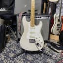 Squier II Standard Stratocaster with Maple Fretboard (Made in Korea) 1989 - 1992 Frost White