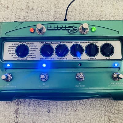 LINE 6 DL-4 Delay Modeler Pedal With 16 Delay Effect, Onboard 14-Second  Looper (DL4)