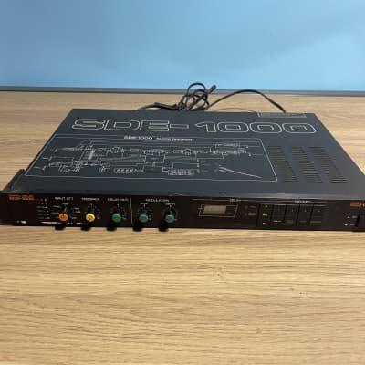 Roland SDE-1000 Digital Delay