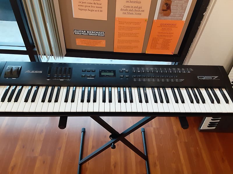 Alesis QS7 Synthesizer Reverb