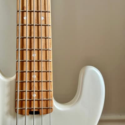 Charvel Pro-Mod San Dimas Bass PJ V, Platinum Pearl + Case image 4