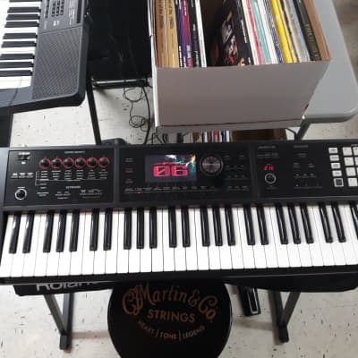 Roland FA-06 Workstation Keyboard w/ Accessories - Consignment