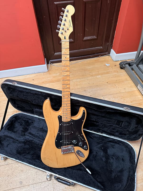 Fender Lite Ash Stratocaster ピックアップ換装 Fender Lite Ash stratocaster made in Korea - YouTube