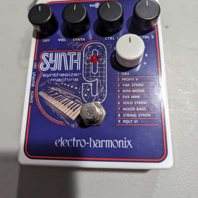 Electro-Harmonix Synth9 Synthesizer Machine