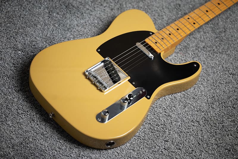 Fender American Vintage '52 Telecaster Butterscotch Blonde