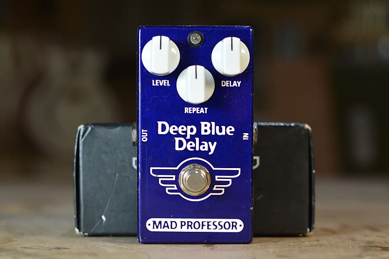 Mad Professor Deep Blue Delay PCB 2013 - Blue image 1