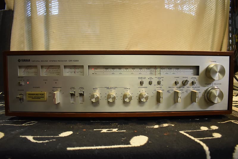 Yamaha CR-1020 Natural Sound Stereo Receiver 1970s - Silver with Wood Cabinet  			