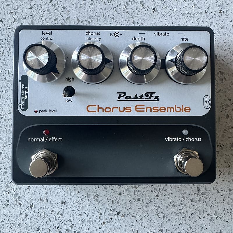 PastFx Chorus Ensemble Deluxe Reverb