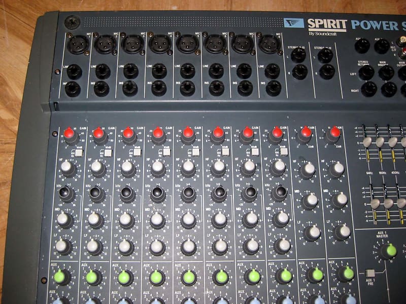 Table de mixage amplifiée SOUNDCRAFT SPIRIT POWER STATION 8+2/2