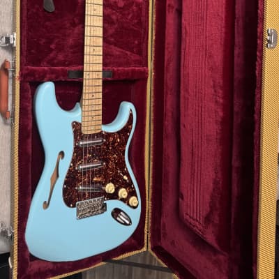 Yamaha AEX 520 Semi-Hollow Electric Guitar with Yamaha