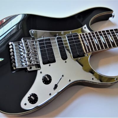 Ibanez Universe UV777P - Made in Japan - Steve Vai Signature Ibanez Universe UV777P - Made in Japan - Steve Vai Signature