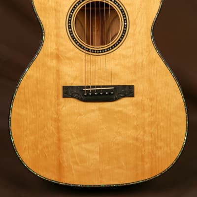 2014 Martin 000-14 Brazilian Kingwood Masterpiece NAMM Showcase Hand-carved Acoustic Guitar image 11