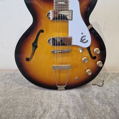 bigsby搭載！純正ハードケース付き！Epiphone casinoカジノ Epiphone Limited Edition Casino Electric with Bigsby Vintage