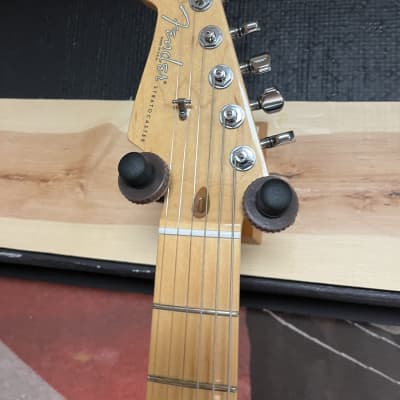 Left-Handed Fender American Standard Stratocaster with Maple Fretboard 2008 - 2016 - 3-Color Sunburst image 6