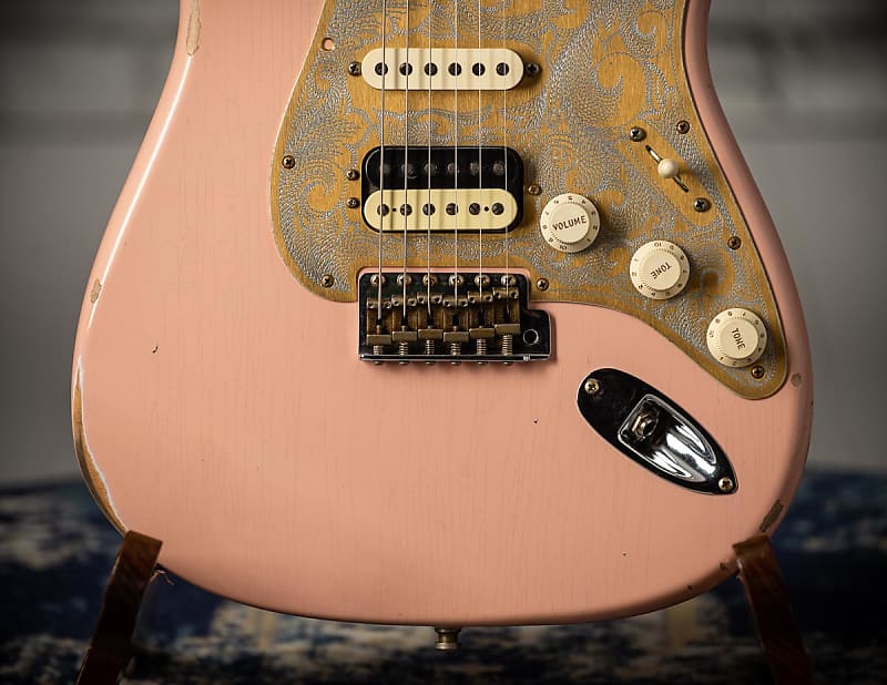 Limited Edition Tyler Bryant Pinky Stratocaster® Relic