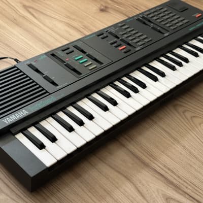 Buy used Yamaha VSS-100 Vintage LoFi Digital Voice Sampler FM Synthesizer 8bit 80s vss30 200 casio sk1