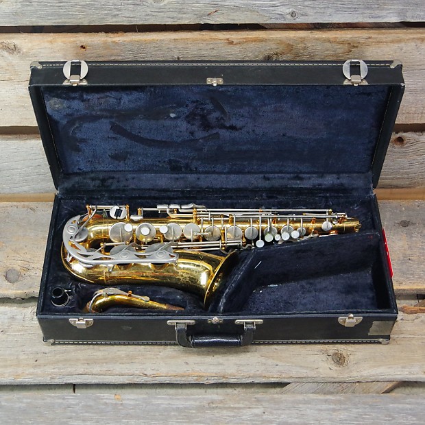 Vito alto outlet saxophone for sale