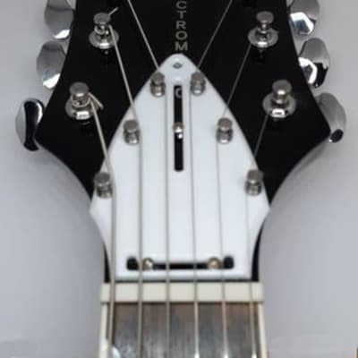 The String Butler® V5 White - Black Pins