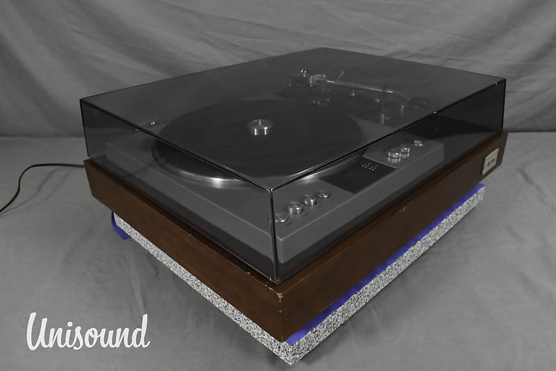 Aurex SR-410 Direct-Drive Turntable Record Player in Very Good Condition