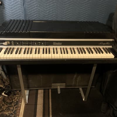 Rhodes Mark II Suitcase Piano-73 Key Electric Piano (1980