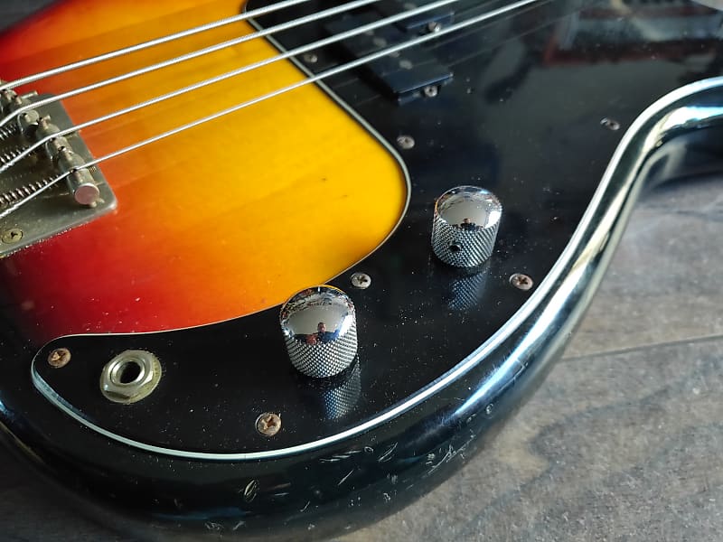 Tokai Hard Puncher Black 1981 – Chicago Music Exchange