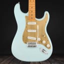 Squier 40th Anniversary Stratocaster, Vintage Edition, Maple Fingerboard, Gold Anodized Pickguard- Satin Sonic Blue
