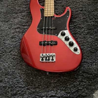 Fender American Deluxe Jazz Bass Guitar 2001 - Crimson Red image 2