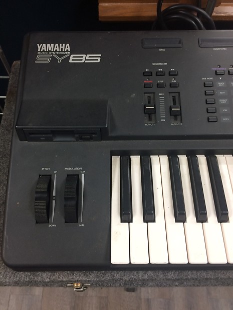 Yamaha SY85 63 Key Synth Keyboard w/Case SY-85 | Reverb