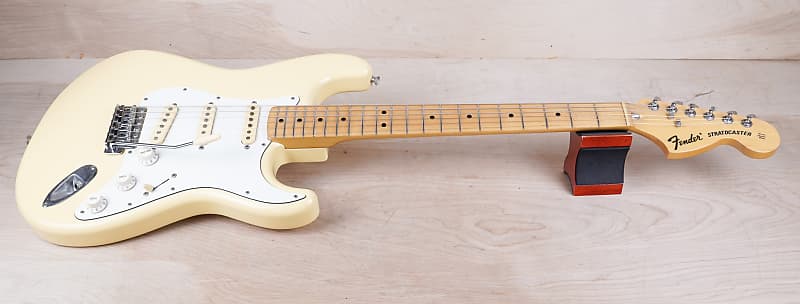 Fender Classic Series '70s Stratocaster | Reverb Canada