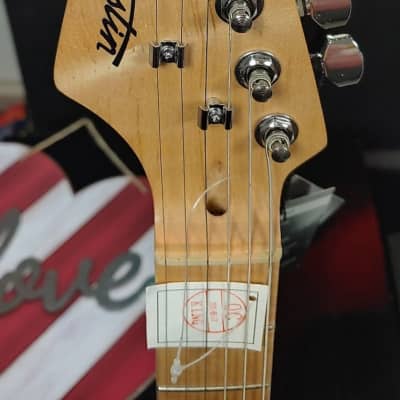 Austin Guitars AST 100 2019 Sunburst
New Soft Case N Cable Included
2 Left Handed N 1 Eighty
Left image 10