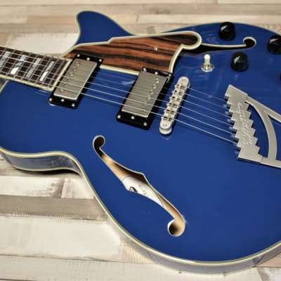 D'Angelico Deluxe SS LTD Sapphire image 3