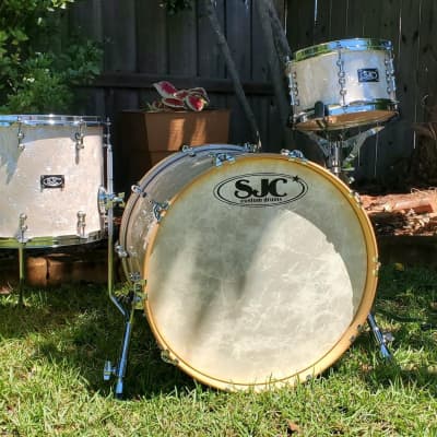 SJC Custom 3pc Drum Set - Aged White Marine Pearl / Maple Shells image 11