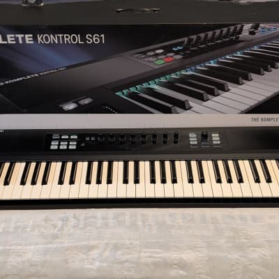Native Instruments Komplete Kontrol S61 MK1 Keyboard
