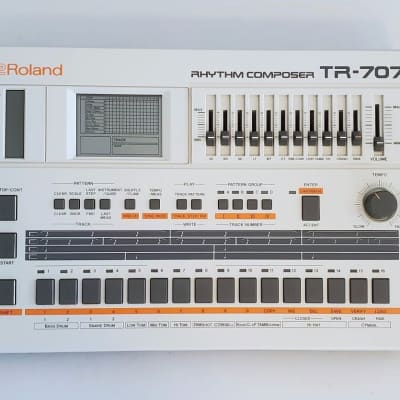 Roland TR-707 + 8 Banks extension Mod (TR-727, TR-808, TR-909, LinnDrum, LM-1, DMX, TR-707 + TR-727)