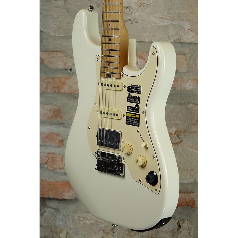 MOOER GTRS S801 MP - Vintage White | Reverb