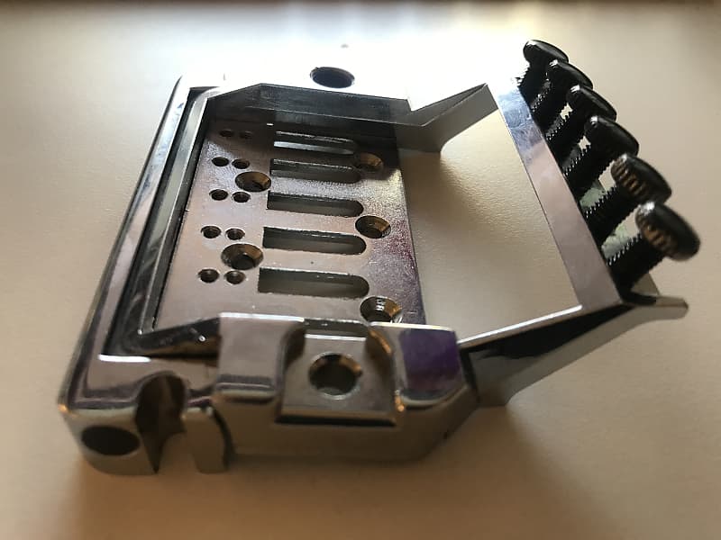 Yamaha Rockin' Magic Pro (RM-PRO) tremolo base with fine Yamaha Rockin' Magic Pro (RM-PRO) tremolo base with fine