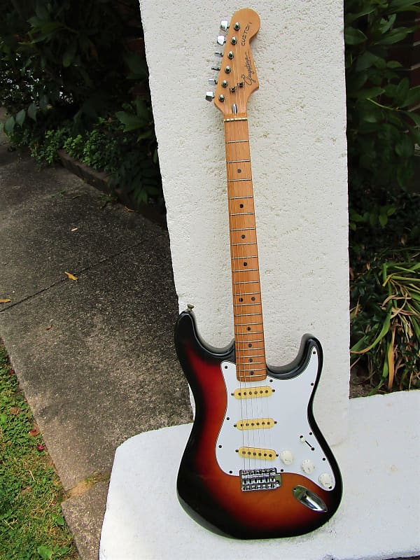 Guyatone Custom Stratocaster, Late 1970's Japan, Sunburst, Gig Bag