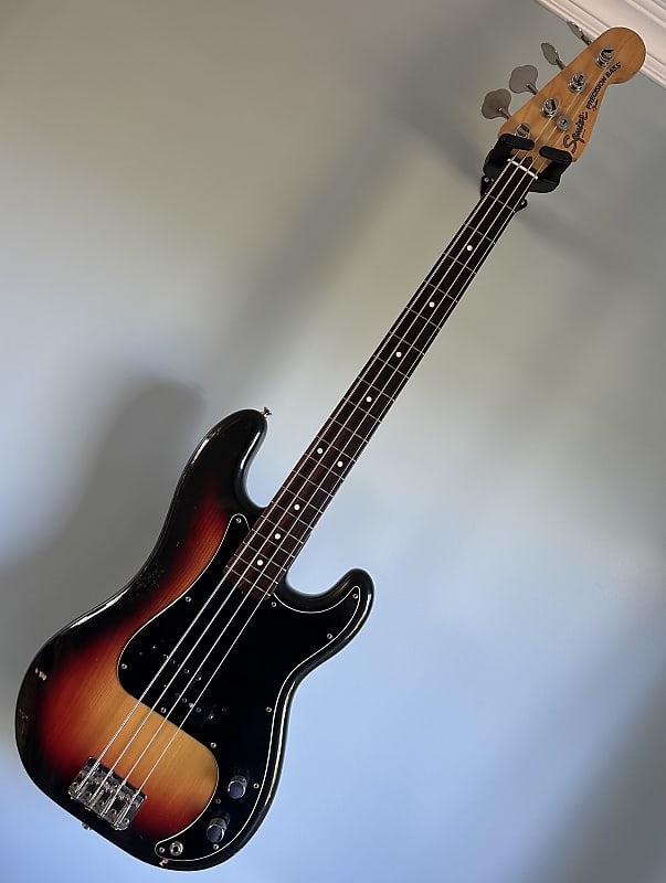 Squier Precision Bass サンバースト 4弦 Amazon.com: Squier Affinity Series Precision Bass Pack, 3