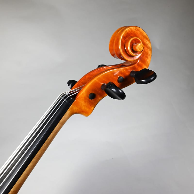 Suzuki Viola No. 5 (Professional/Orchestra), 15.5 Suzuki Viola No. 5 (Professional/Orchestra), 15.5