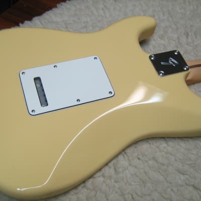 Fender 2023 MIM Stratocaster Player HSS Buttercream w/Fender Deluxe HSC image 3