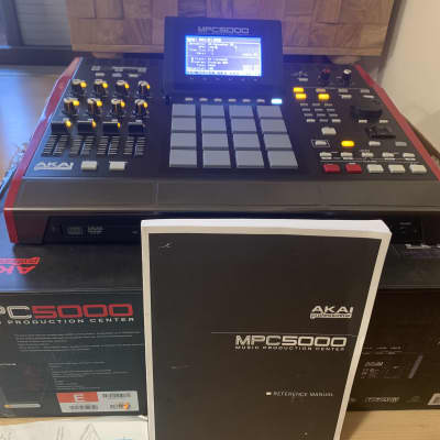 Akai MPC5000 Fully UPGRADED 192RAM+ CD/DVD + HD+ OS 2 + ORIGINAL BOX & MANUAL excellent conditions beautiful custom red sides
