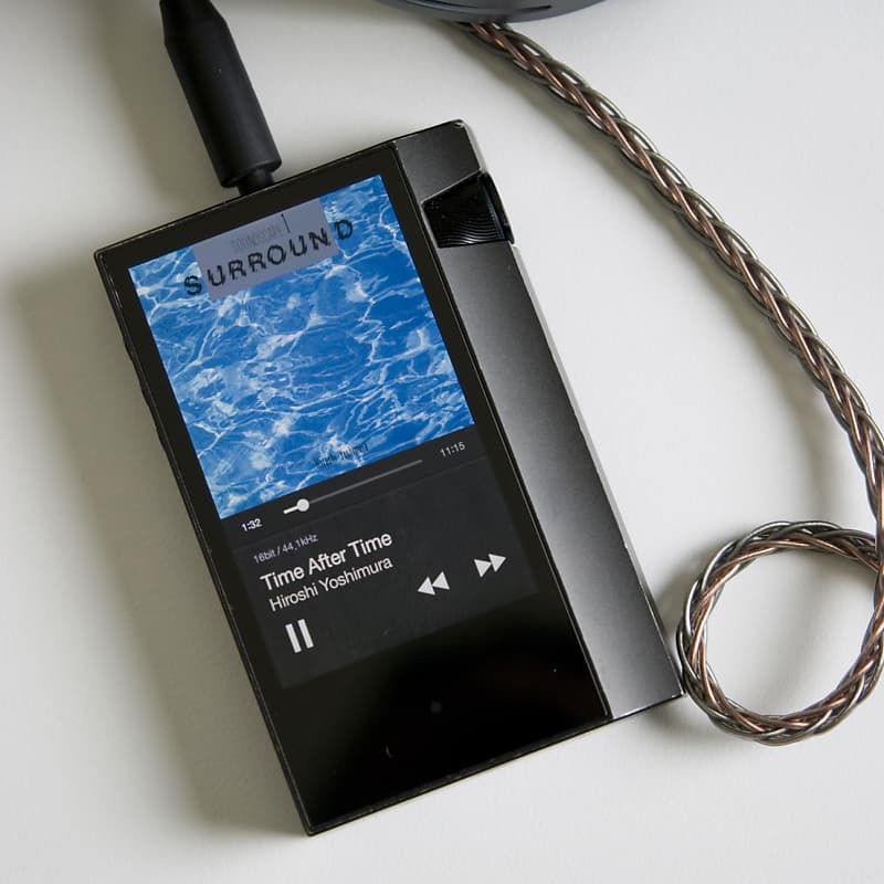 Astell & Kern AK70 Digital Audio Player in Very Good Condition Black / 64GB