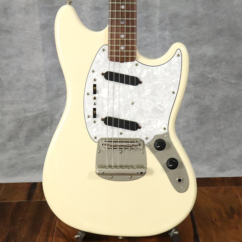 FERNANDES FMT-50ムスタング Vintage Fernandes FMT-50 Black | Cream City Music