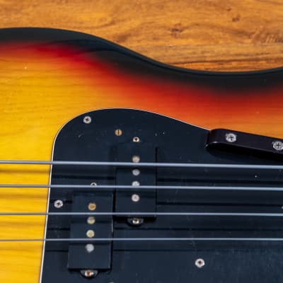 Fender Precision Bass Fretless with Maple Fingerboard 1970 - 1983 Sunburst image 5